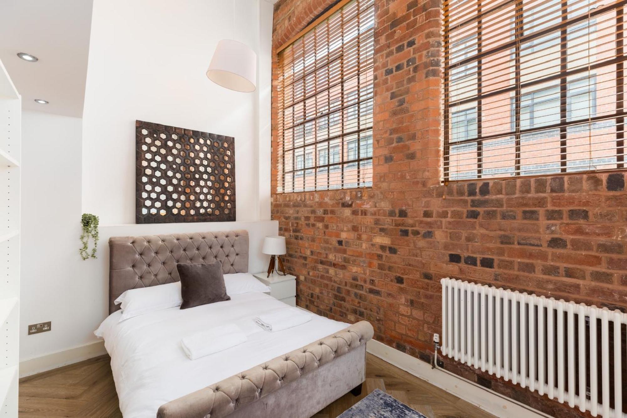 High End Luxury Townhouse In Jq, 4 Bedrooms, Flat Screen Tv In All Rooms, Free Parking, Near Birmingham City Centre Deposit Required Exteriör bild